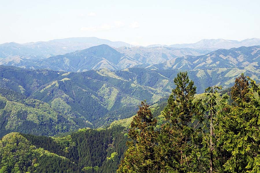（山頂）恵那山・大船山方面を望む